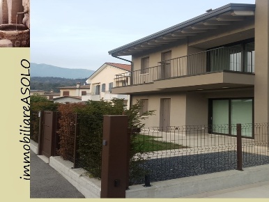 Foto Appartamento a Castelcucco Centro con 6 locali in vendita