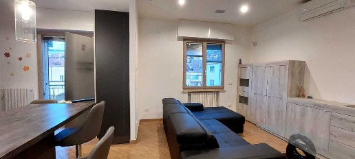 Foto Appartamento in Via Romita Massabovi, Imperia Porto Maurizio di 64 m²