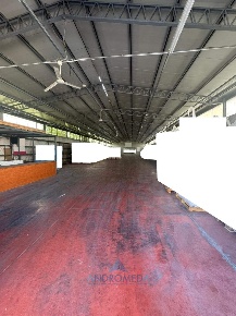 Foto Capannone industriale a Giugliano in Campania di 1200 m² con 1 locali