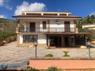 Foto Villa unifamiliare in via Gassena, San Giovanni Gemini di 295 m²