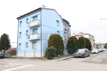 Foto Attico in Via Parini  4, Bondeno Centro di 80 m² con 4 locali