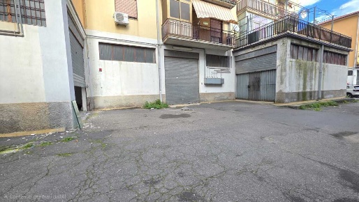 Foto Locale commerciale a Tremestieri Etneo Centro di 145 m² con 1 locali