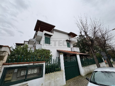 Foto Villa a schiera in Via Giudice Falcone, Marcianise di 400 m²