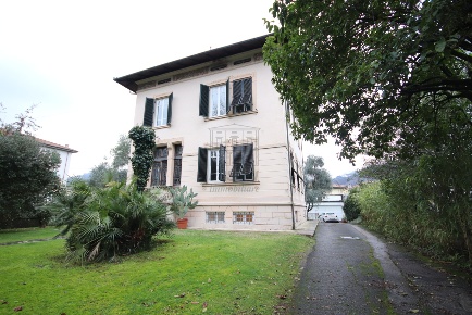 Foto Villa unifamiliare in Via Giovanni Volpi, Lucca Ponte a Moriano