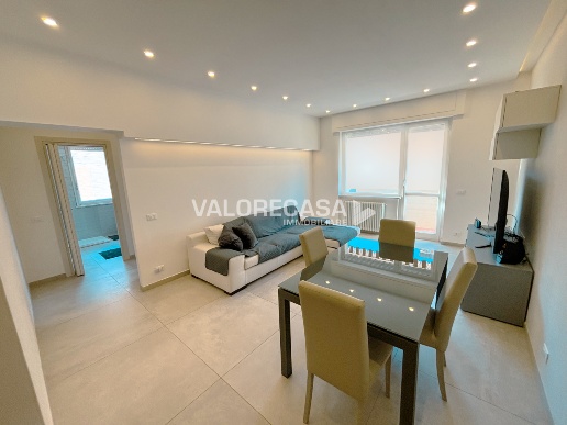 appartamento in vendita a Carrara in zona Centro Città