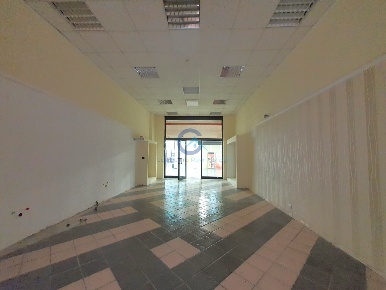 Foto Locale commerciale in Viale Magna Grecia 284, Catanzaro di 68 m²