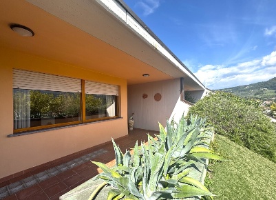 Foto Villa unifamiliare in Via dell'Apparita, Vaiano Centro di 200 m²