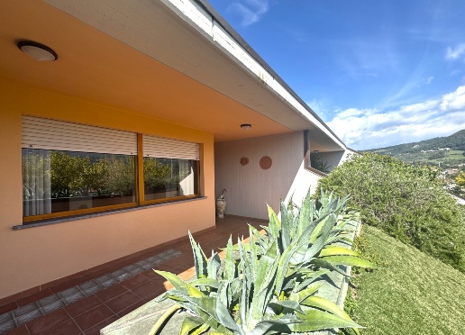 casa indipendente in vendita a Vaiano