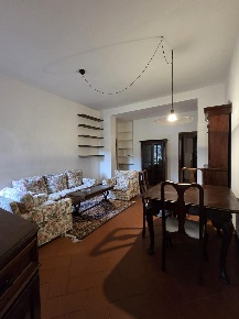 Foto Appartamento a Pisa Santa Maria di 100 m² con 5 locali in affitto