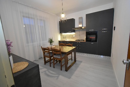 Foto Casa indipendente a Lucca Balbano di 200 m² con 8 locali in vendita