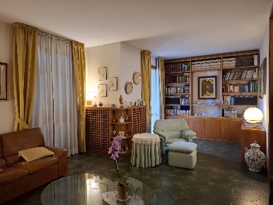 Foto Villa bifamiliare a Montelupo Fiorentino Centro di 200 m² con 5 locali