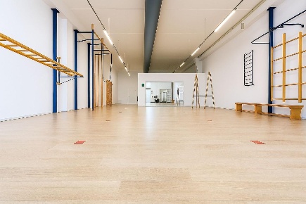 Foto Locale commerciale a Pontedera Oltrera di 270 m² con 2 locali