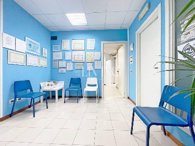 Foto Ufficio a Capannori Verciano - Guamo di 120 m² con 6 locali in vendita