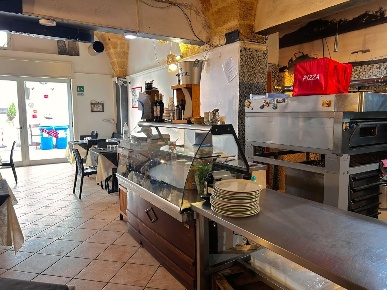 Foto Locale commerciale a Porto Cesareo Centro di 90 m² con 2 locali