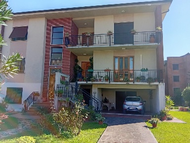 Foto Villa bifamiliare a San Giuliano Terme Rigoli, Molina di Quosa