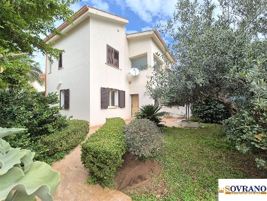 Foto Villa unifamiliare a Carini Torre Muzza di 140 m² con 4 locali
