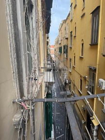 Foto Appartamento in VIA CHIAIA, Napoli di 140 m² con 6 locali in vendita