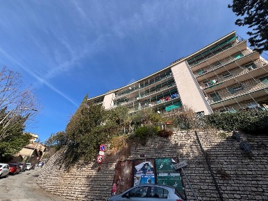 Foto Appartamento in Via Vailati, Perugia di 115 m² con 5 locali in vendita