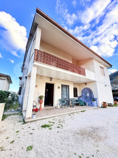 casa indipendente in vendita ad Artena