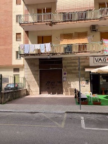 Foto Box in Via Generale Gonzaga 0, Battipaglia Centro di 65 m² in vendita