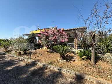 Foto Villa singola in Via CASTELLO DI MIRAMARE 19, Nettuno di 336 m²