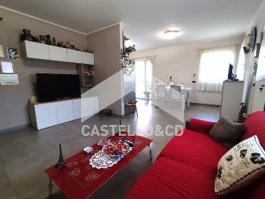 Foto Appartamento a Desenzano del Garda di 120 m² con 4 locali in vendita