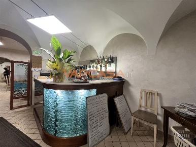 Foto Negozio in VIA PATRIOTI ROMANESI, Romano di Lombardia Centro di 200 m²