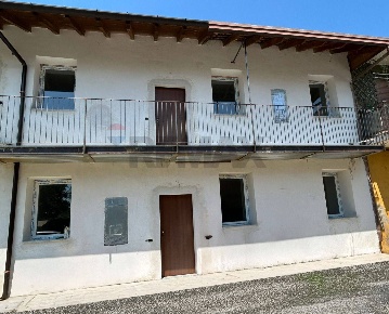 Foto Appartamento in Via Visconti 9, Vanzaghello di 110 m² con 3 locali