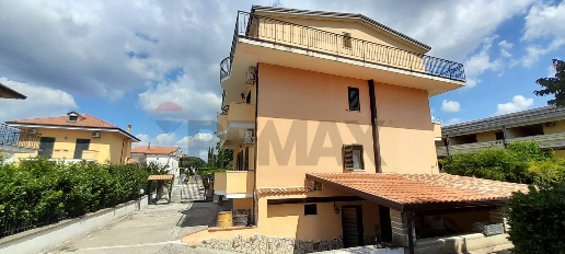 Foto Case semi ndipendenti a Amorosi di 120 m² con 5 locali in vendita