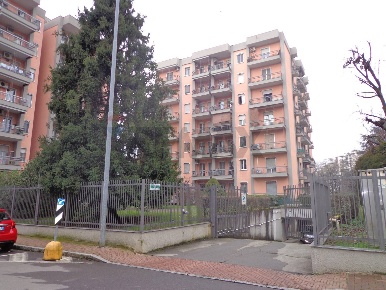 Foto Posti auto in via Milano 18, San Giuliano Milanese Centro di 12 m²