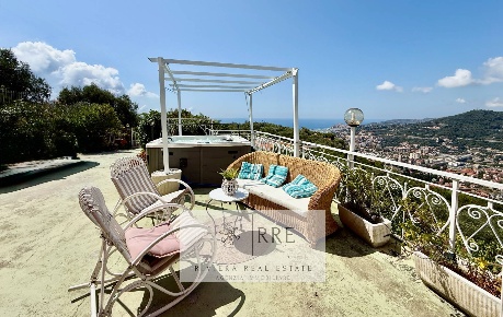 Foto Villa unifamiliare in alle Cascine, Imperia Oneglia di 140 m²