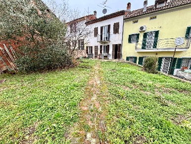 Foto Casa indipendente a Castelletto Monferrato Centro di 80 m² in vendita