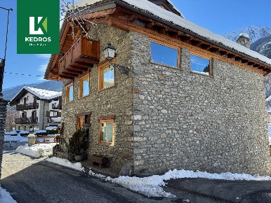 Foto Casa indipendente in viale della rimembranza 2, Morgex Centro