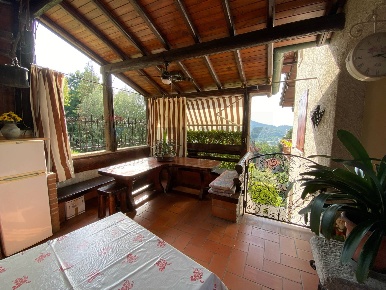 Foto Appartamento in Piazza Virgilio 2, Gemonio di 200 m² con 5 locali