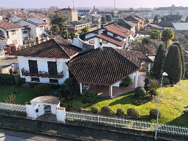 Foto Villa unifamiliare in Strada della Vignola 10, Palestro Centro