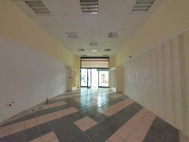 Foto Negozio in viale Magna Grecia, Catanzaro Fortuna - Corvo di 68 m²