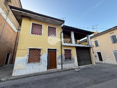 Foto Casa indipendente in Via San Rocco 5, Isorella di 220 m² con 6 locali