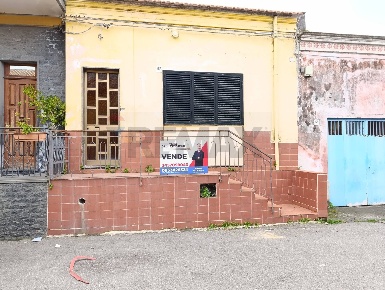Foto Casa indipendente in via Barcellona 67, Acireale di 90 m² con 3 locali