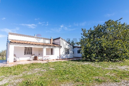 Foto Casa indipendente in C.da Giambra snc, Cassaro di 105 m² con 5 locali
