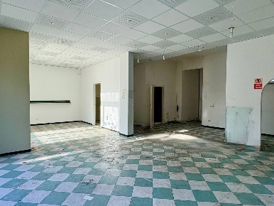 Foto Locale commerciale in via dei Platani, Montemarciano di 100 m²