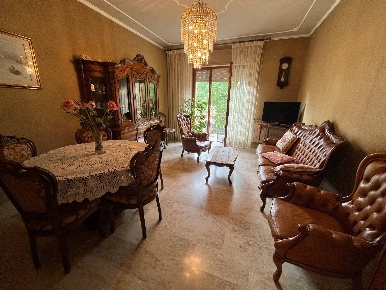 Foto Appartamento in VIA DEL GIGLIO, Vasto di 118 m² con 6 locali