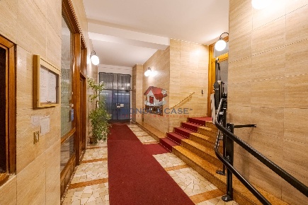 Foto Appartamento in Piazza Melozzo Da Forli' 5, Milano San Siro di 56 m²