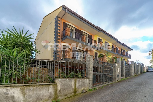 casa indipendente in vendita ad Acireale in zona Pennisi