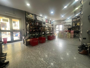 Foto Locale commerciale in Via Antonio Capaldo, Atripalda di 50 m²
