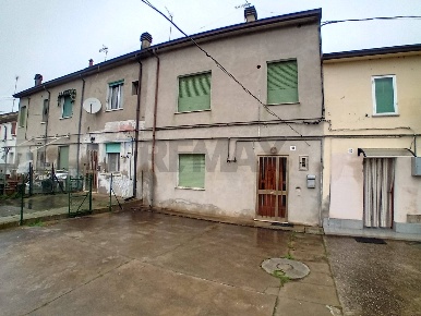 Foto Case semi ndipendenti a Riva del Po Berra di 124 m² con 5 locali