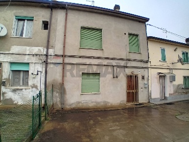 Foto Case semi ndipendenti a Riva del Po Berra di 124 m² con 5 locali