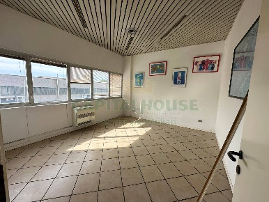 Foto Ufficio in Via Enrico Mattei, Bologna San Vitale - Roveri di 22 m²