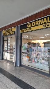 Foto Attività commerciale in Largo Dante Alighieri 22, Salò Centro di 40 m²