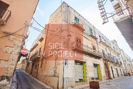 Foto Appartamento in Corso VI Aprile, Alcamo Centro di 200 m² con 8 locali