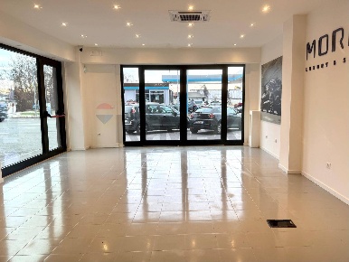 Foto Negozio in Via Dalmazia 63, Brescia Don Bosco di 60 m² con 1 locali